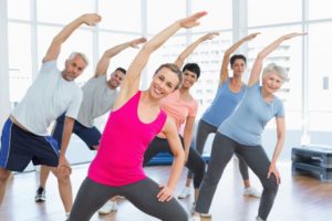 Don't let the winter weather keep you from exercising. Try finding an exercise class at your local recreation center or gym to help you keep active during the winter. 